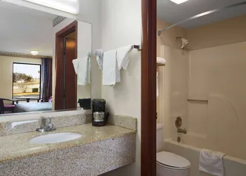 Days Inn by Wyndham Augusta / Fort Eisenhower hotel thumbnail 6
