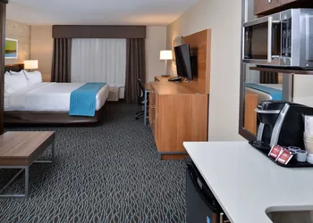 Holiday Inn Hotel & Suites Edmonton Airport & Conference Ctr by IHG hotel thumbnail 4