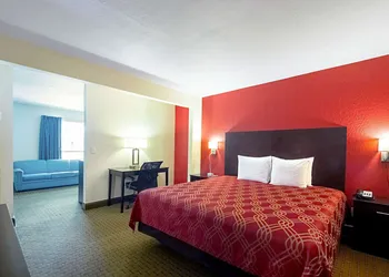 Econo Lodge Inn & Suites Clearwater Central hotel thumbnail 6
