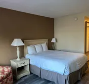 Hilltop Inn & Suites hotel detail image 5
