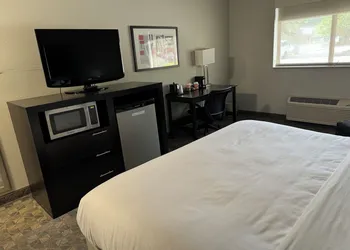 Comfort Inn Huntington near University area hotel thumbnail 5