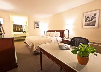Garden Hotel and Conference Center hotel thumbnail 6