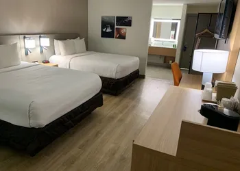 Comfort Inn & Suites Nashville Downtown – Stadium hotel thumbnail 3