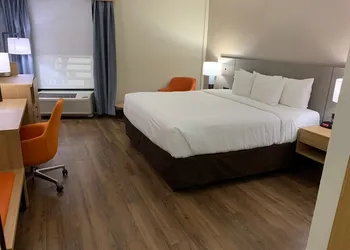 Comfort Inn & Suites Nashville Downtown – Stadium hotel thumbnail 4
