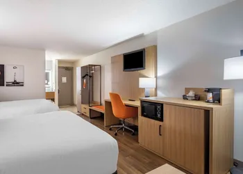 Comfort Inn & Suites Nashville Downtown – Stadium hotel thumbnail 8