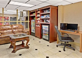 Ramada by Wyndham Baltimore West hotel thumbnail 2
