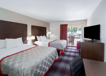 Ramada by Wyndham Maggie Valley hotel thumbnail 8