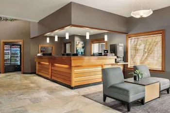 Radisson Hotel Portland Airport hotel thumbnail 4