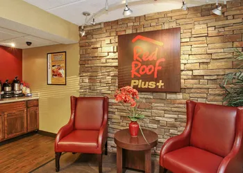 Red Roof Inn PLUS+ Atlanta - Buckhead hotel thumbnail 3