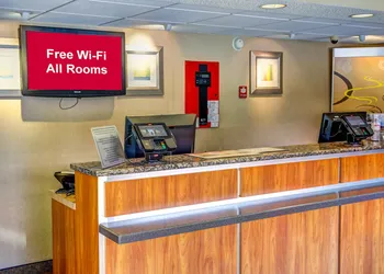 Red Roof Inn Pensacola – I-10 at Davis Highway hotel thumbnail 2