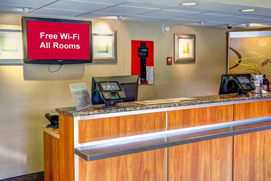 Red Roof Inn Pensacola – I-10 at Davis Highway hotel detail image 2