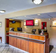 Red Roof Inn Pensacola – I-10 at Davis Highway hotel detail image 3
