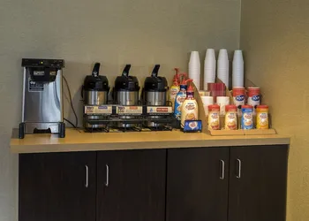 Red Roof Inn Pensacola – I-10 at Davis Highway hotel thumbnail 6