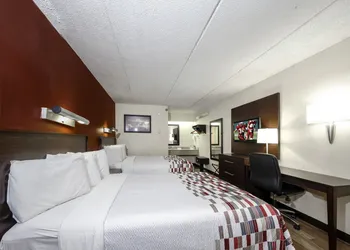 Red Roof Inn Tampa - Brandon hotel thumbnail 5