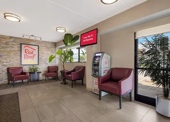 Red Roof Inn PLUS+ Nashville Airport hotel thumbnail 2