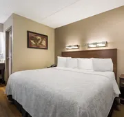 Red Roof Inn PLUS+ Nashville Airport hotel detail image 4