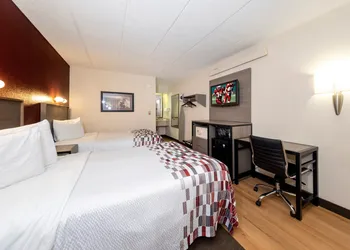 Red Roof Inn Edison hotel thumbnail 4