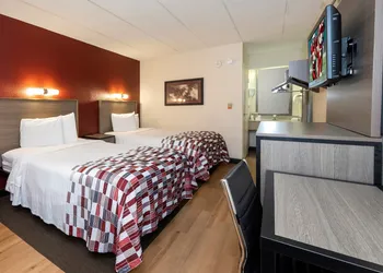 Red Roof Inn Edison hotel thumbnail 6