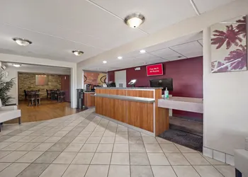 Red Roof Inn Greensboro Airport hotel thumbnail 3