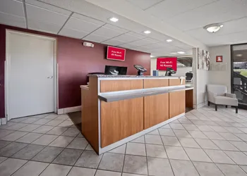Red Roof Inn Greensboro Airport hotel thumbnail 4