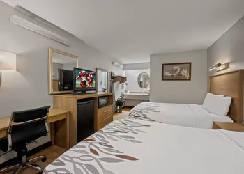 Red Roof Inn Greensboro Airport hotel thumbnail 6