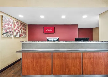 Red Roof Inn Columbus West - Hilliard hotel thumbnail 2