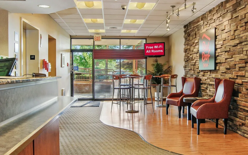 Red Roof Inn Cleveland Airport-Middleburg Heights hotel detail image 2