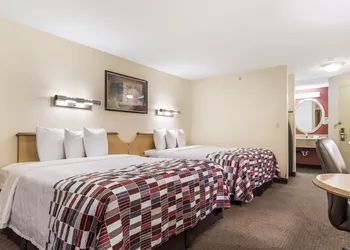 Red Roof Inn Cleveland Airport-Middleburg Heights hotel thumbnail 5