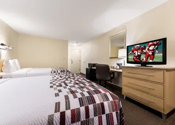 Red Roof Inn Cleveland Airport-Middleburg Heights hotel thumbnail 7