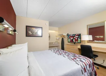 Red Roof Inn Indianapolis South hotel thumbnail 5