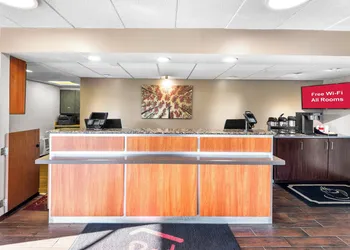 Red Roof Inn Indianapolis North - College Park hotel thumbnail 2
