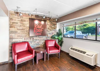Red Roof Inn Indianapolis North - College Park hotel thumbnail 3