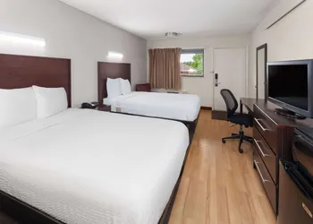 Travelodge by Wyndham Peoria hotel thumbnail 5