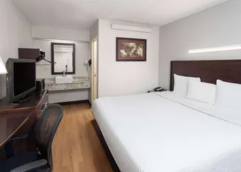 Travelodge by Wyndham Peoria hotel thumbnail 8