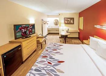 Red Roof Inn Charleston - Kanawha City, WV hotel thumbnail 5