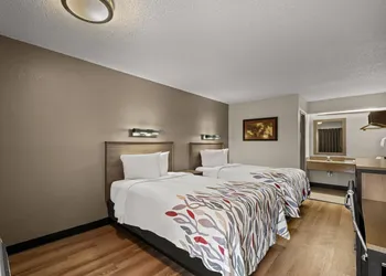 Red Roof Inn Detroit - Royal Oak/ Madison Heights hotel thumbnail 7
