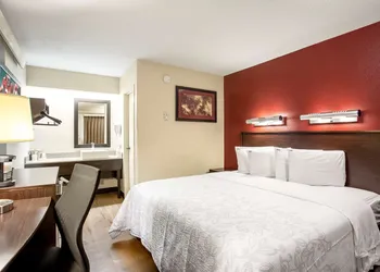 Red Roof Inn PLUS+ Baltimore-Washington DC/BWI Airport hotel thumbnail 7