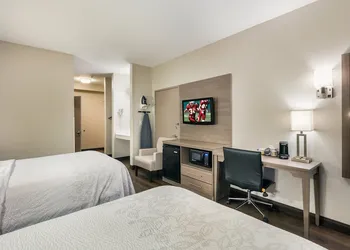 Red Roof Inn PLUS+ Boston - Logan hotel thumbnail 7