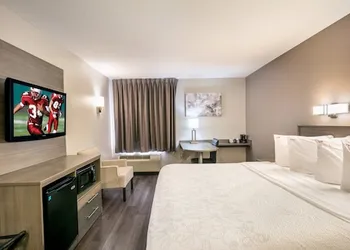 Red Roof Inn PLUS+ Boston - Logan hotel thumbnail 8