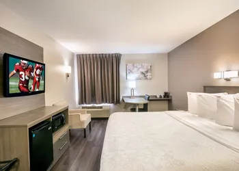 Red Roof Inn PLUS+ Boston - Logan hotel thumbnail 8