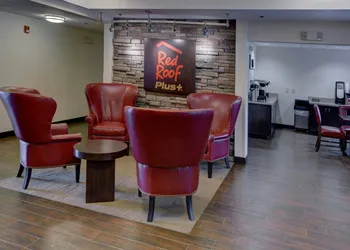 Red Roof Inn PLUS+ Raleigh Downtown – NCSU/Conv Center hotel thumbnail 4