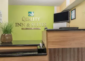 Quality Inn & Suites Pittsburgh Harmarville hotel thumbnail 3