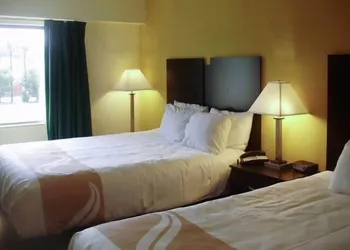 Quality Inn & Suites Pittsburgh Harmarville hotel thumbnail 6