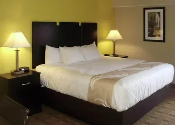 Quality Inn & Suites Pittsburgh Harmarville hotel thumbnail 7