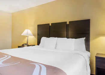Quality Inn & Suites Pittsburgh Harmarville hotel thumbnail 8