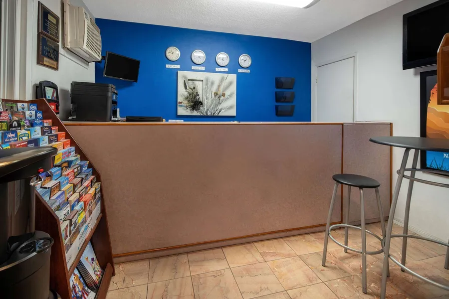 Travelodge by Wyndham Burbank-Glendale hotel detail image 2