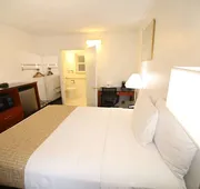 Travelodge by Wyndham Burbank-Glendale hotel detail image 4