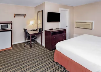 Travelodge by Wyndham Great Barrington Berkshires hotel thumbnail 6