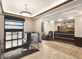 Days Inn by Wyndham Philadelphia Convention Center hotel thumbnail 2