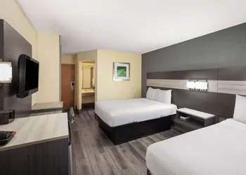 Travelodge by Wyndham Perry National Fairgrounds Area I-75 hotel thumbnail 5